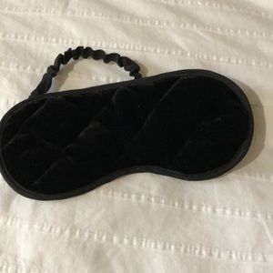 Eileen Fisher quilted velvet eye mask